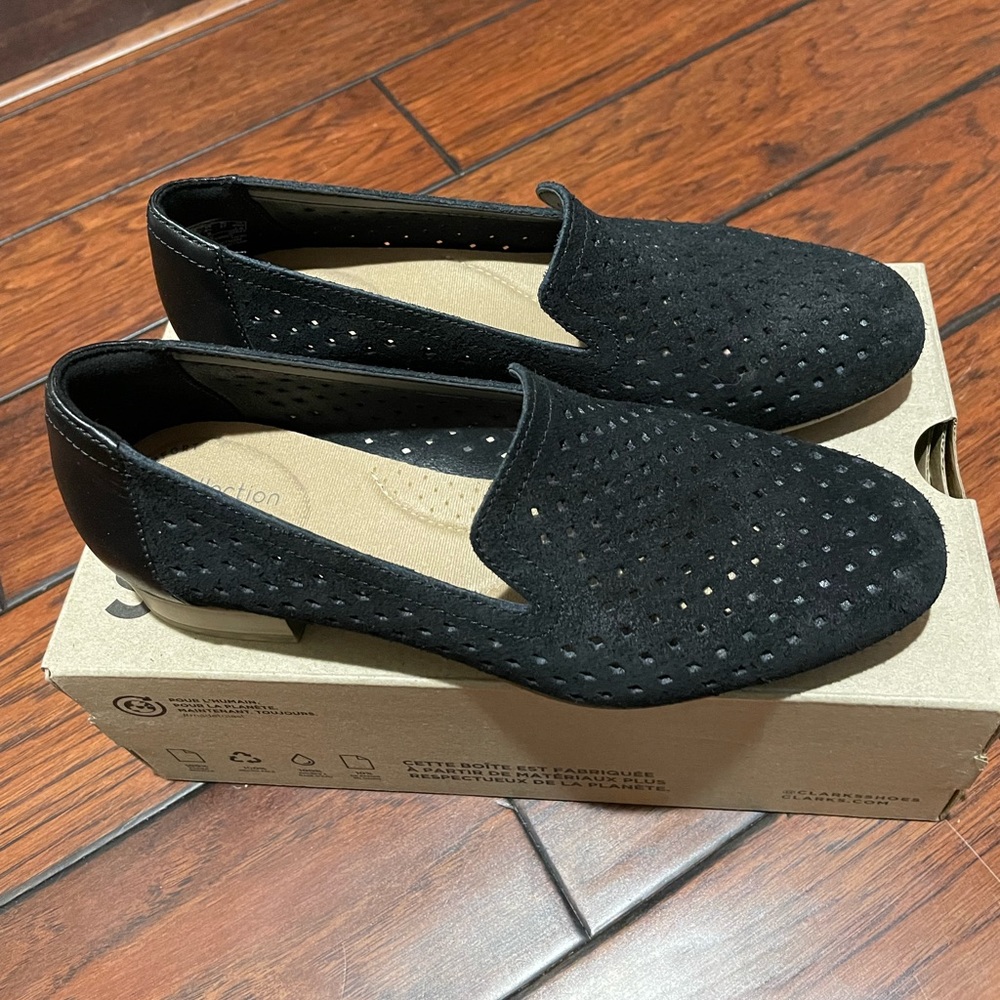 Clarks Women’s Juliet Hayes Loafer Flat-Black Suede